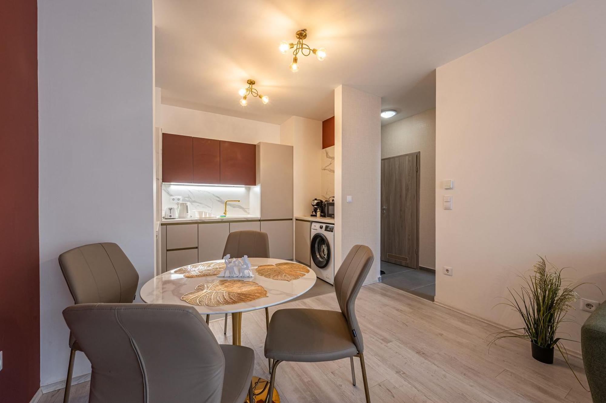 With Garage And Balcony In Center Apartman Budapest