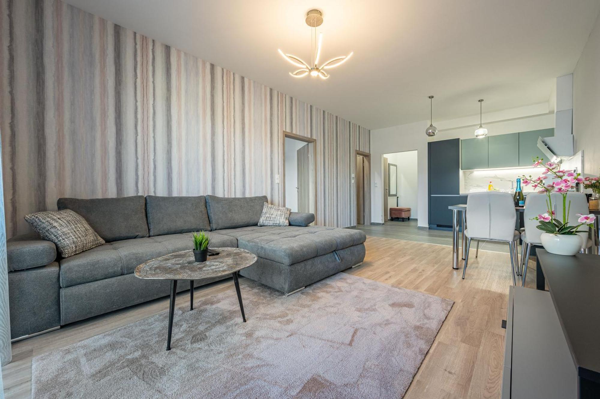 With Garage And Balcony In Center Appartamento *