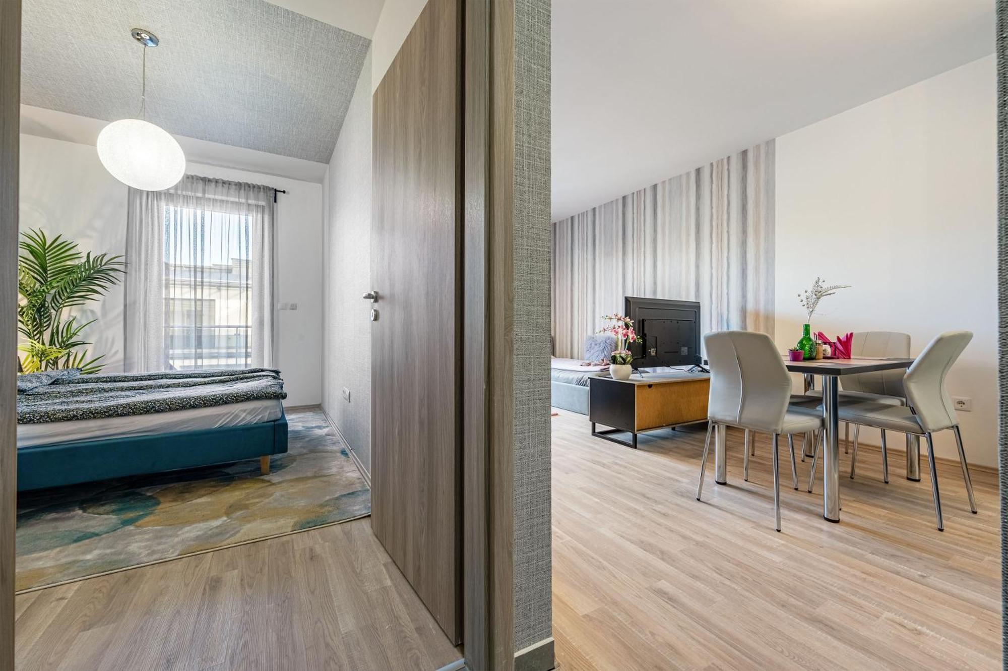 Apartamento With Garage And Balcony In Center *