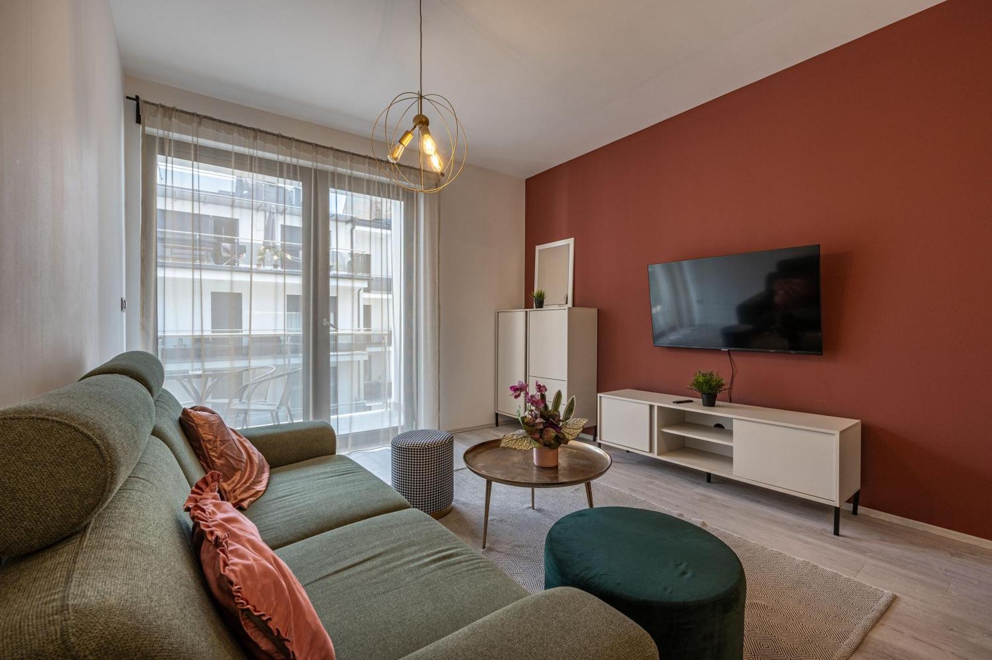 With Garage And Balcony In Center Apartamento